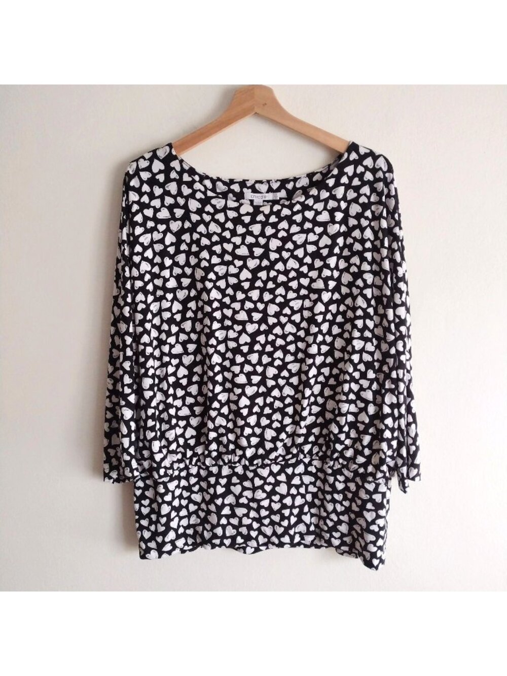Chicos Heart Print Banded Hem Top XL Black White Knit Blouse